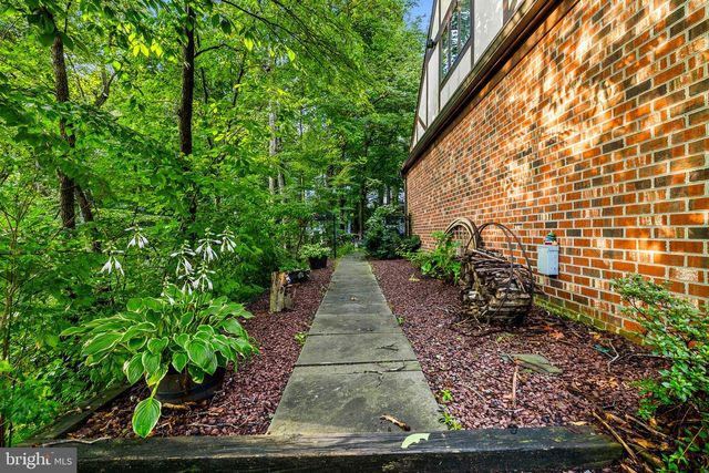 2490 TREE HOUSE DR, Woodbridge, VA 22192