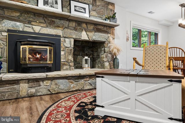 2490 TREE HOUSE DR, Woodbridge, VA 22192