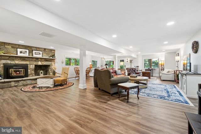 2490 TREE HOUSE DR, Woodbridge, VA 22192