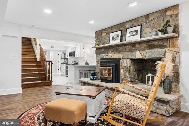 2490 TREE HOUSE DR, Woodbridge, VA 22192