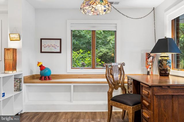 2490 TREE HOUSE DR, Woodbridge, VA 22192