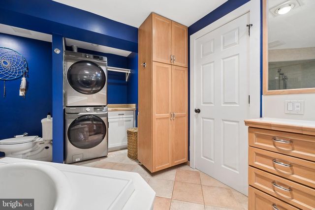 2490 TREE HOUSE DR, Woodbridge, VA 22192