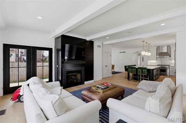 516 Arminda Avenue, Kirkwood, MO 63122