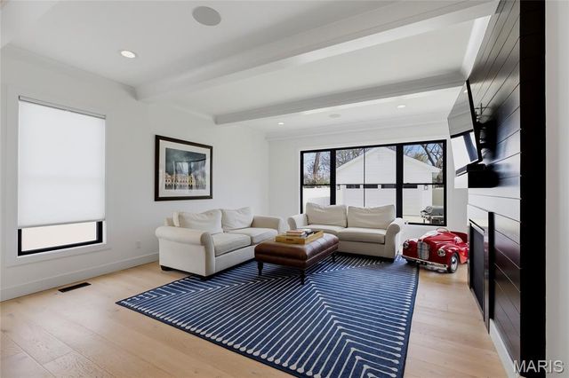 516 Arminda Avenue, Kirkwood, MO 63122