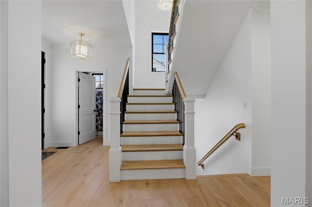 516 Arminda Avenue, Kirkwood, MO 63122