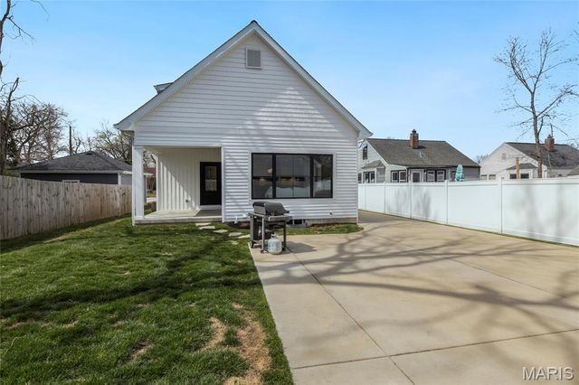 516 Arminda Avenue, Kirkwood, MO 63122