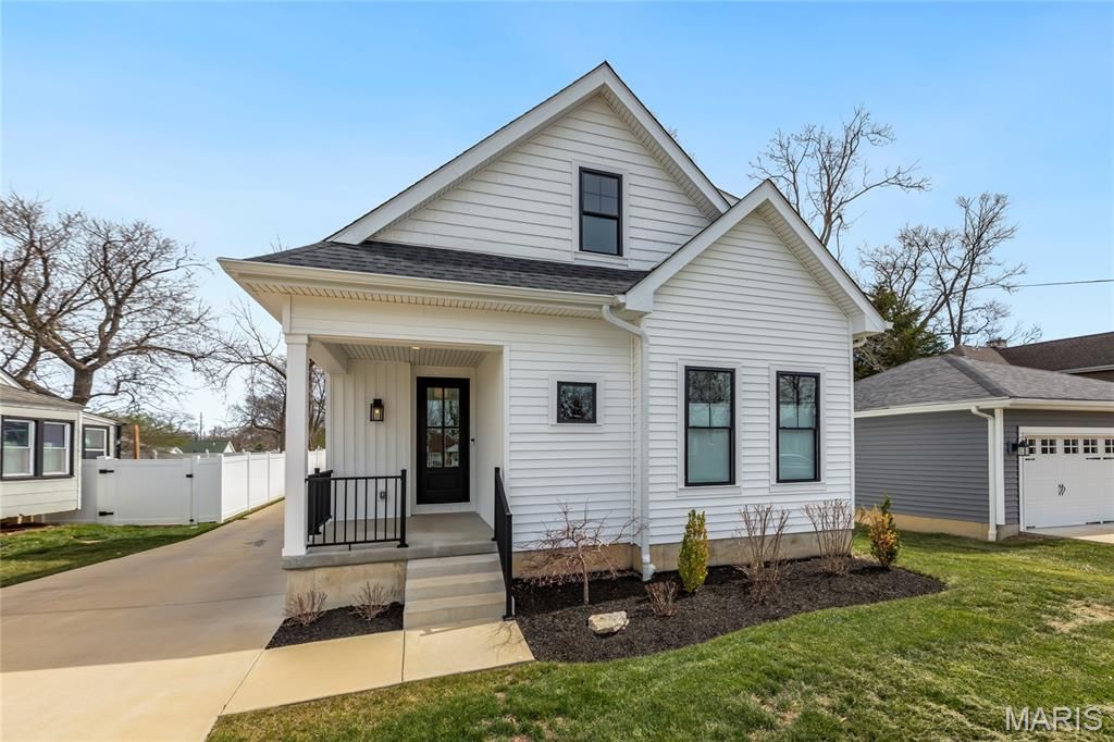 516 Arminda Avenue, Kirkwood, MO 63122