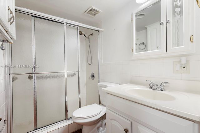 5216 NE 6th Ave B3, Oakland Park, FL 33334