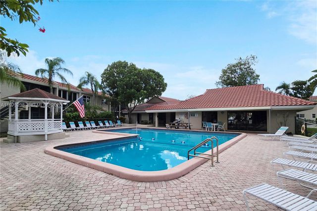 5216 NE 6th Ave B3, Oakland Park, FL 33334