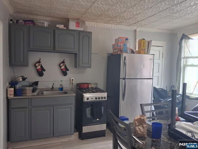 176 Beech Street, Paterson, NJ 07501