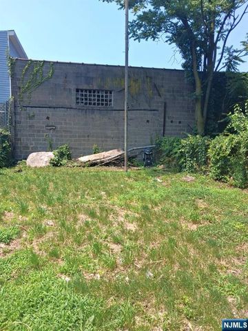 176 Beech Street, Paterson, NJ 07501