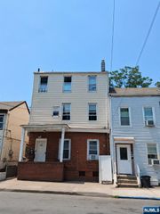 176 Beech Street, Paterson, NJ 07501