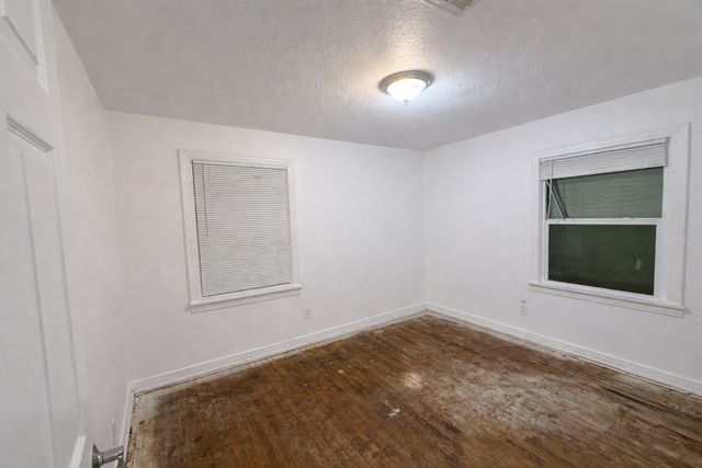 3408 S Hughes Avenue, Fort Worth, TX 76119