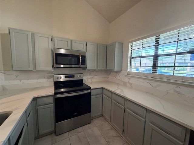 2907 Hilltop Drive, Euless, TX 76039