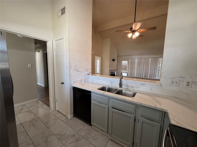 2907 Hilltop Drive, Euless, TX 76039