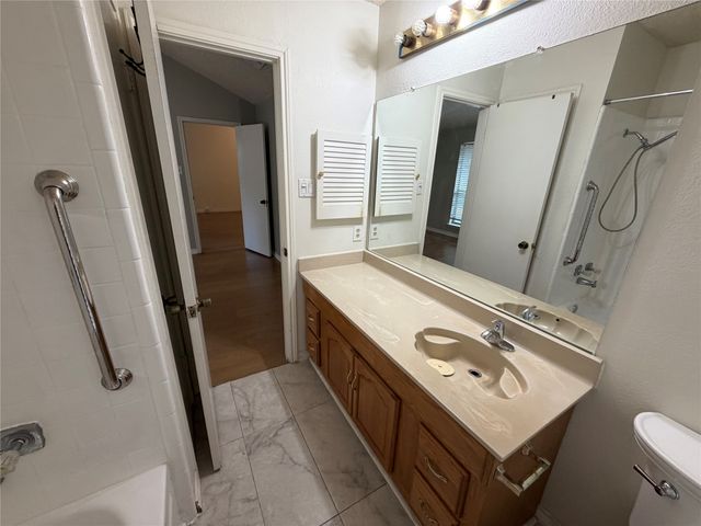 2907 Hilltop Drive, Euless, TX 76039