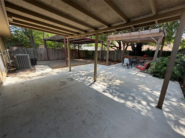 2907 Hilltop Drive, Euless, TX 76039