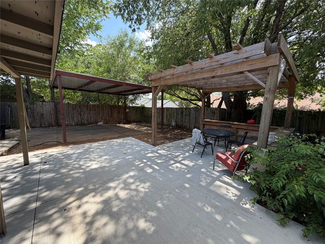 2907 Hilltop Drive, Euless, TX 76039