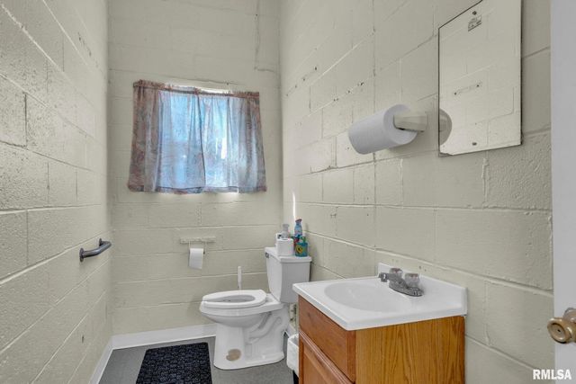 1018 15TH Avenue, East Moline, IL 61244