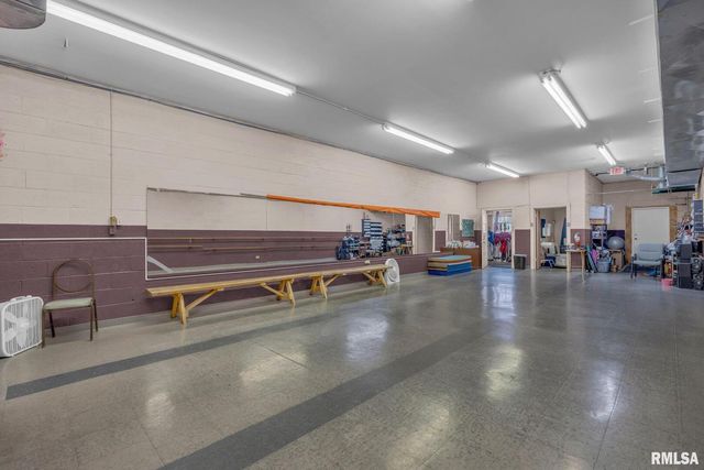 1018 15TH Avenue, East Moline, IL 61244