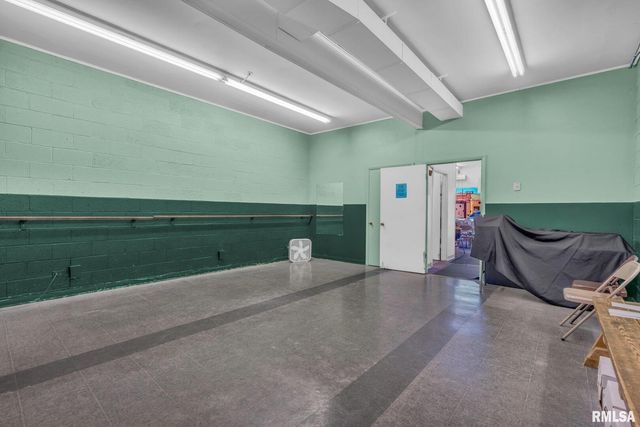 1018 15TH Avenue, East Moline, IL 61244