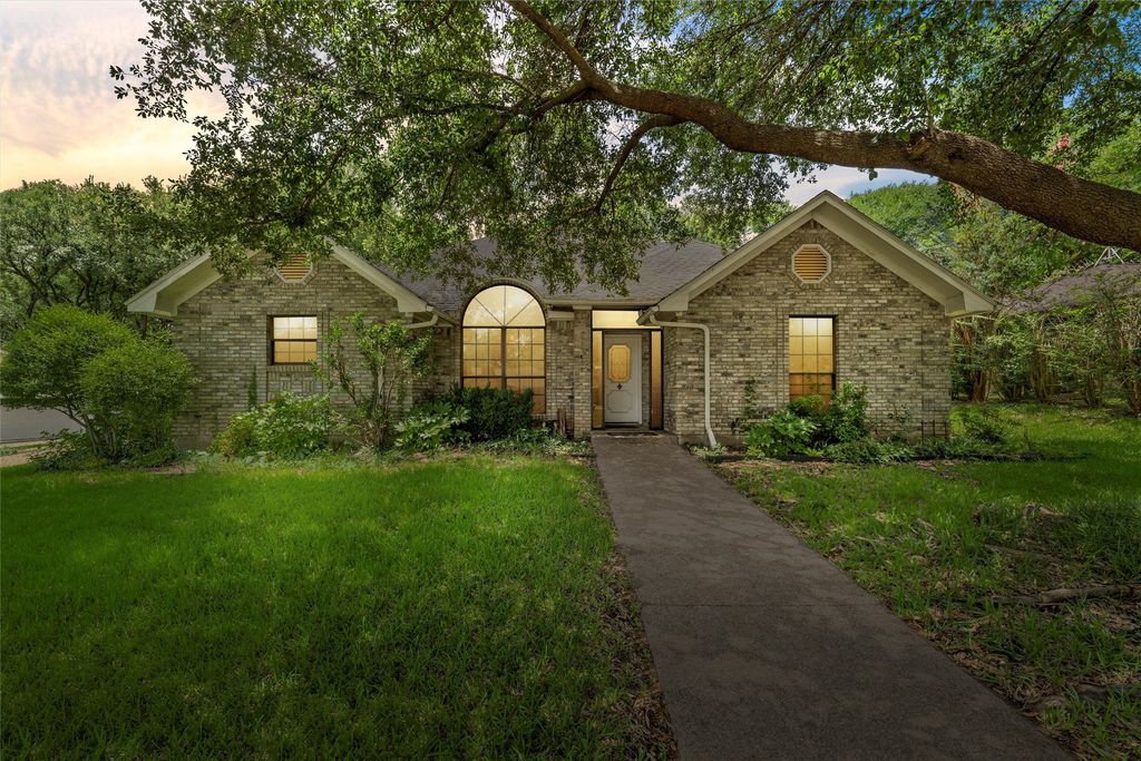 2804 Chimney Hill Drive, Waco, TX 76708
