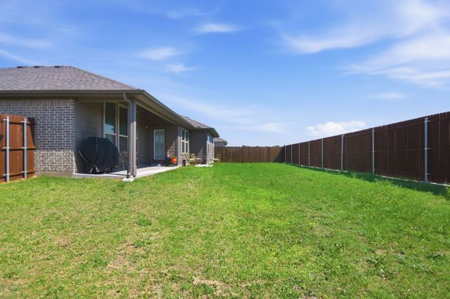420 Basalt Drive, Azle, TX 76020