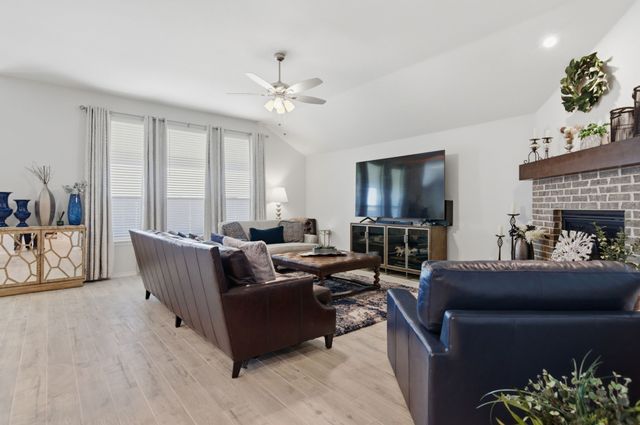 420 Basalt Drive, Azle, TX 76020
