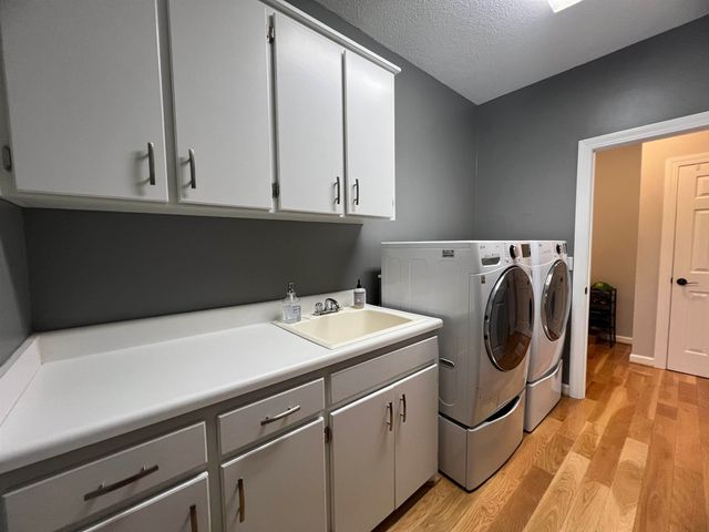 166 Stoneridge Drive, Chesnee, SC 29323