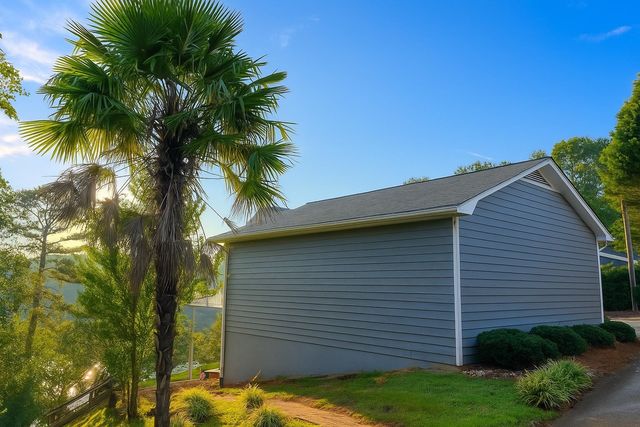 166 Stoneridge Drive, Chesnee, SC 29323