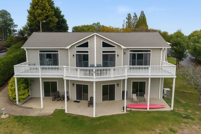 166 Stoneridge Drive, Chesnee, SC 29323