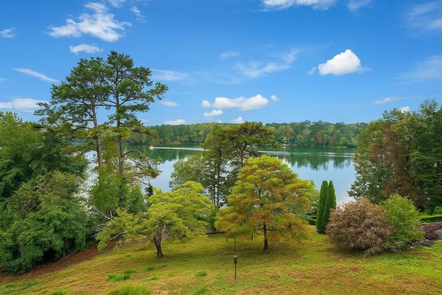 166 Stoneridge Drive, Chesnee, SC 29323