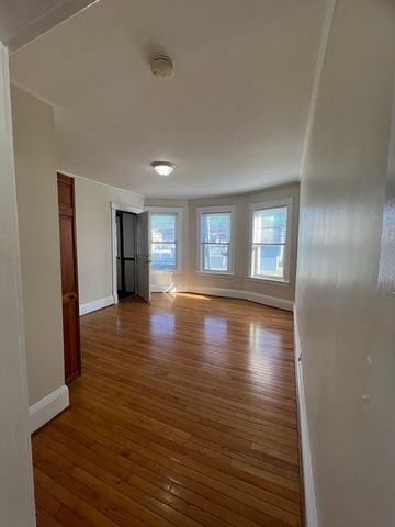 58 Sawtell Ave 4, Brockton, MA 02301