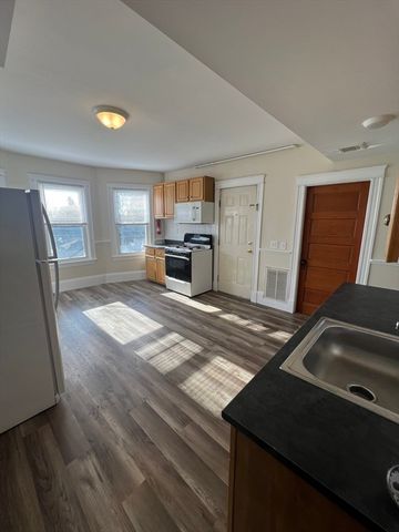 58 Sawtell Ave 4, Brockton, MA 02301