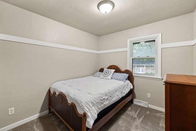 2831 SE 10th Street, Des Moines, IA 50315