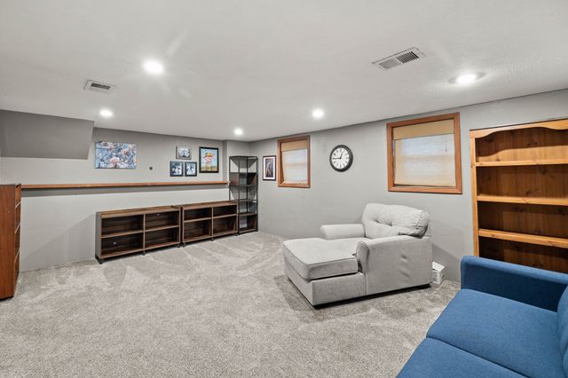 2831 SE 10th Street, Des Moines, IA 50315