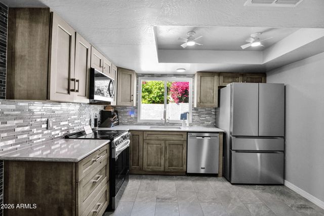 2103 W PALOMINO Drive, Chandler, AZ 85224