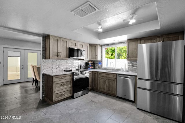 2103 W PALOMINO Drive, Chandler, AZ 85224