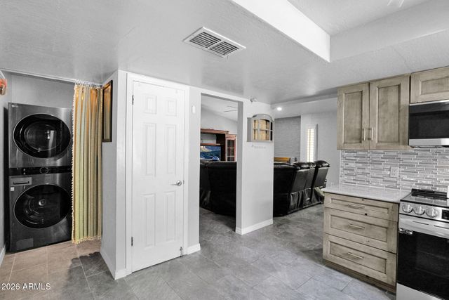 2103 W PALOMINO Drive, Chandler, AZ 85224