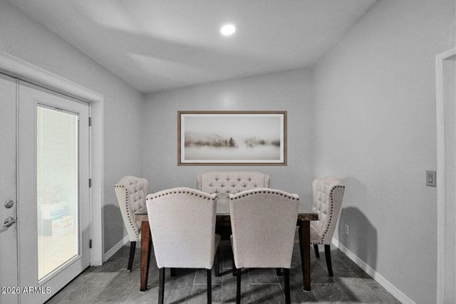 2103 W PALOMINO Drive, Chandler, AZ 85224