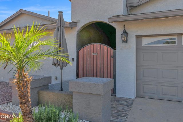 2103 W PALOMINO Drive, Chandler, AZ 85224