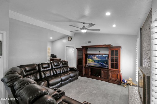 2103 W PALOMINO Drive, Chandler, AZ 85224