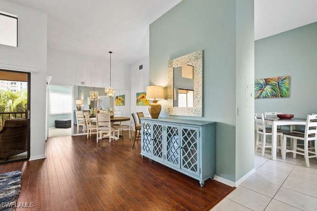 592 Beachwalk CIR N-304, Naples, FL 34108