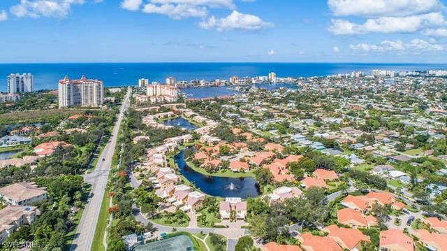 592 Beachwalk CIR N-304, Naples, FL 34108