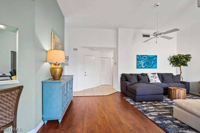 592 Beachwalk CIR N-304, Naples, FL 34108