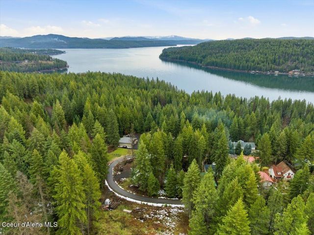 21941 S Lakeview DR, Worley, ID 83876