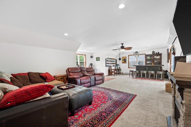 W271N2641 Pear Tree LANE, Pewaukee, WI 53072