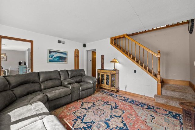W271N2641 Pear Tree LANE, Pewaukee, WI 53072