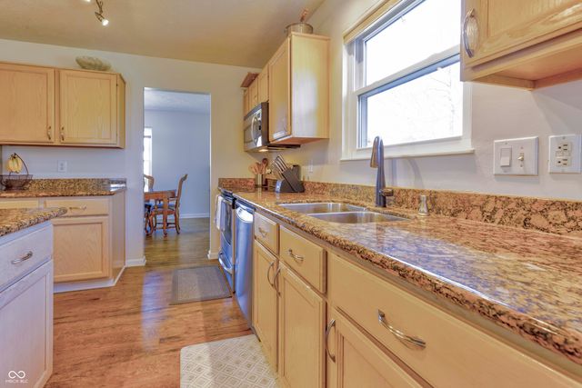 17872 Grassy Knoll Drive, Westfield, IN 46074