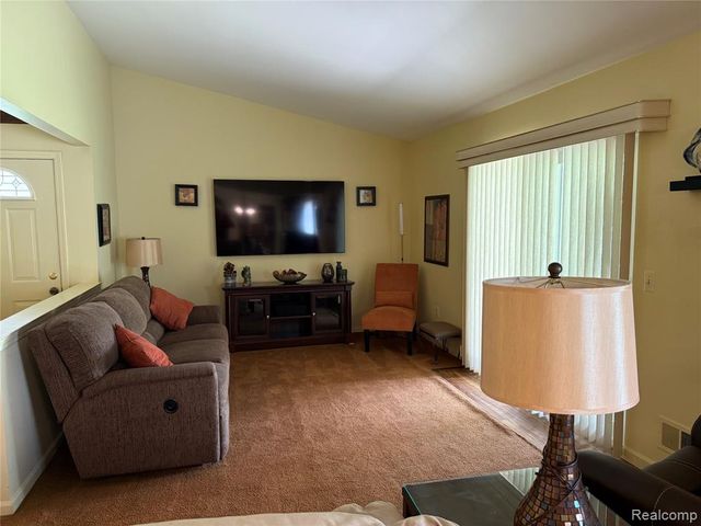 730 Country Club Dr Drive 36, Saint Clair Shores, MI 48082